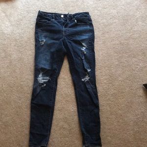 Distressed AE jeans